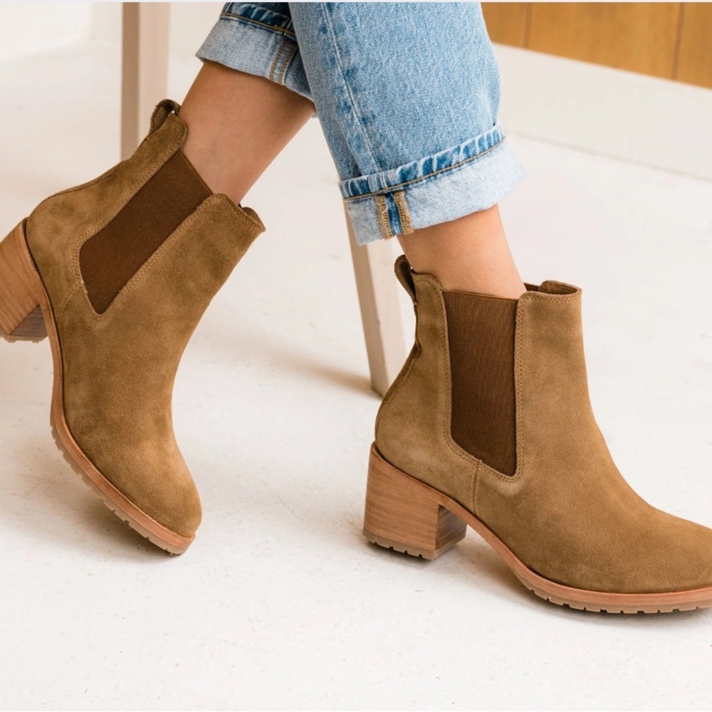 Nisolo Ana Go Yo Chelsea Boot Suede Taupe Size 9